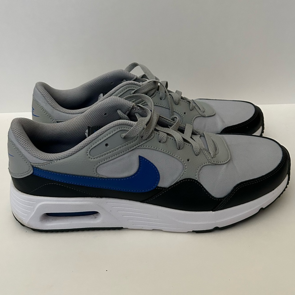 Nike Air Max in excellent like new condition.